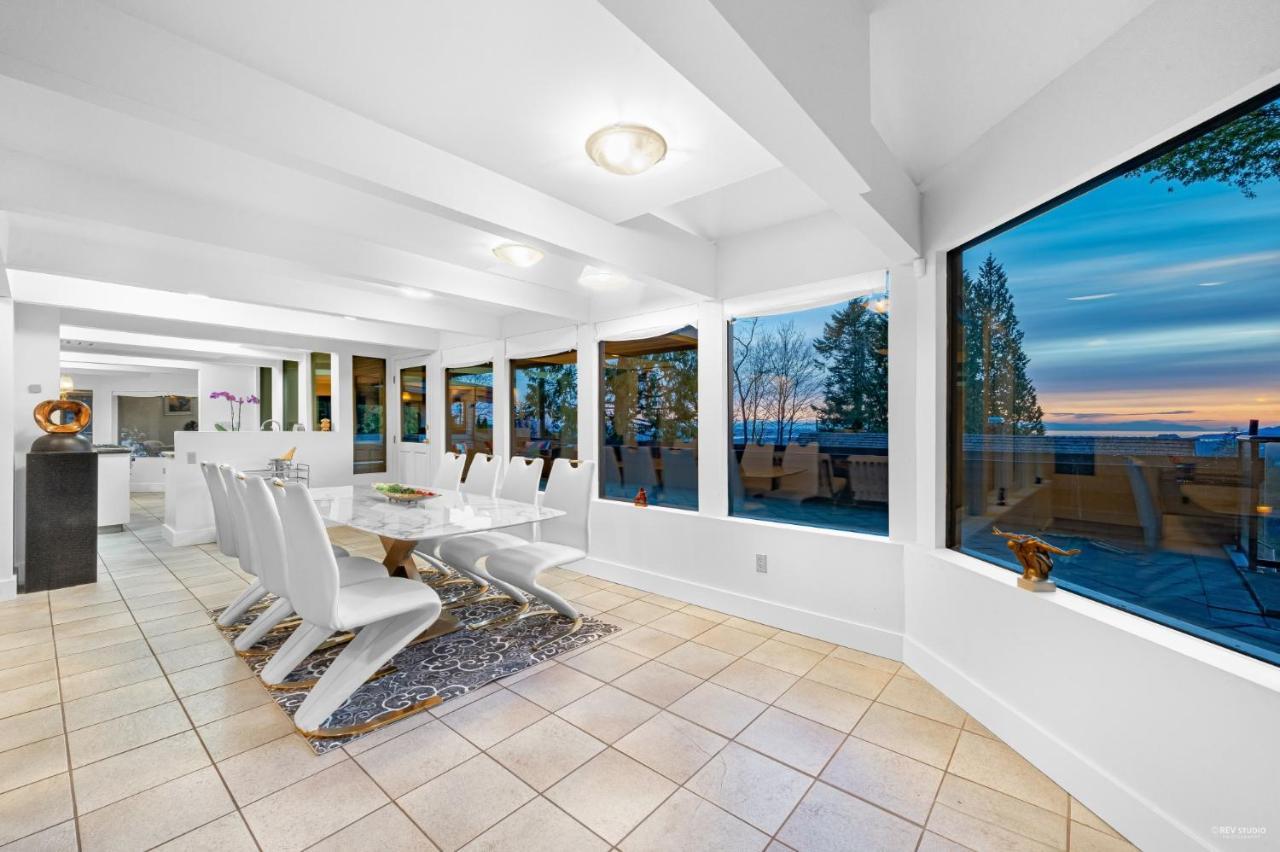 Cypress: Private Bedroom/Bathroom/Office, With Shared Pool, Hot Tub North Vancouver Exteriér fotografie