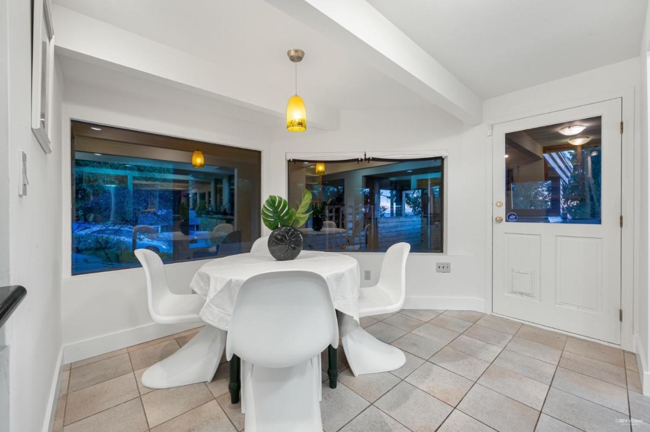 Cypress: Private Bedroom/Bathroom/Office, With Shared Pool, Hot Tub North Vancouver Exteriér fotografie