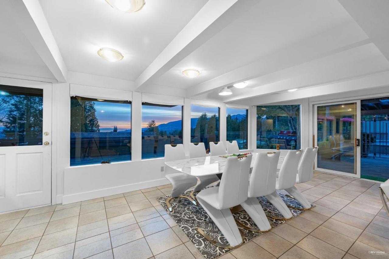 Cypress: Private Bedroom/Bathroom/Office, With Shared Pool, Hot Tub North Vancouver Exteriér fotografie