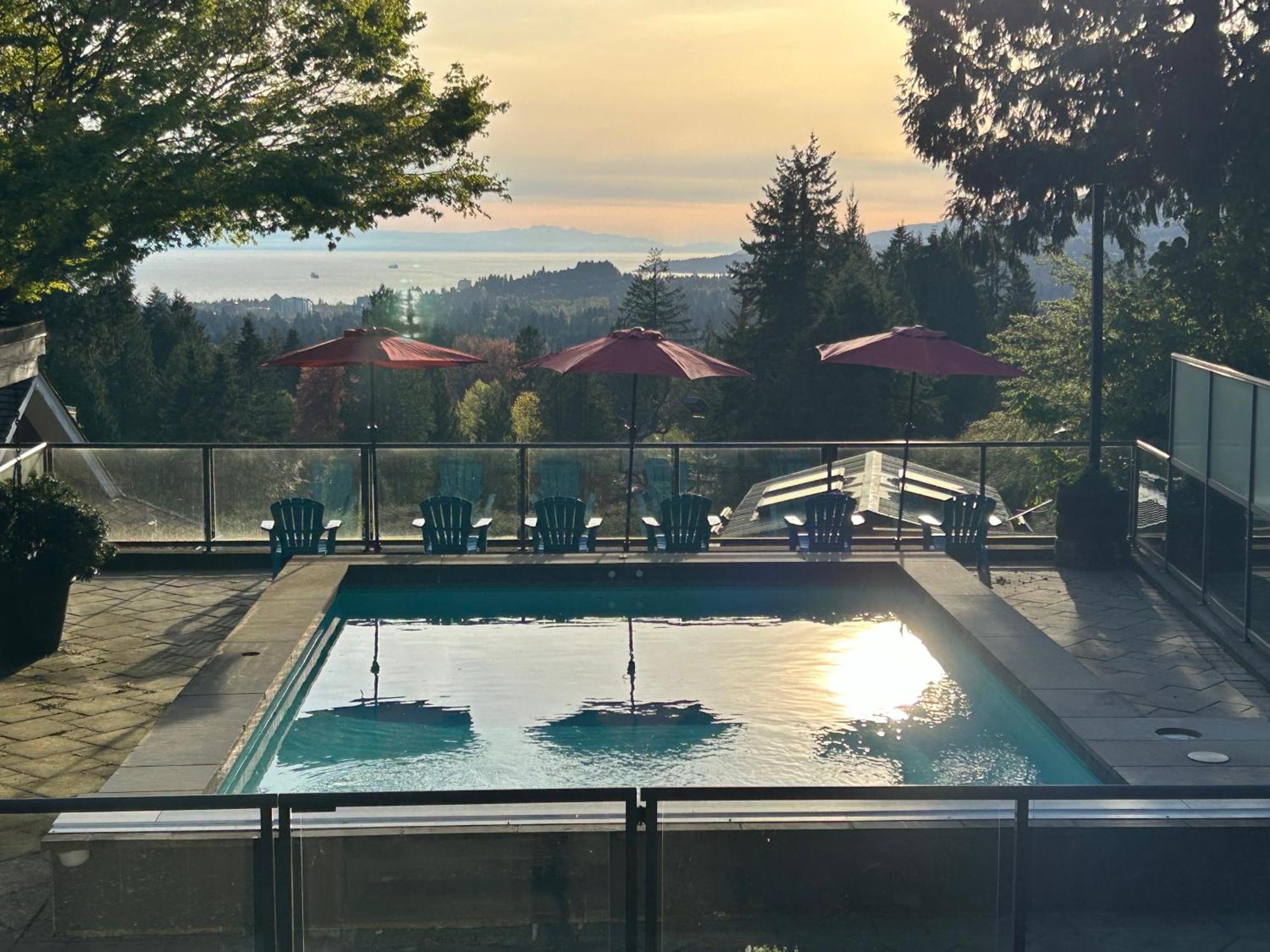 Cypress: Private Bedroom/Bathroom/Office, With Shared Pool, Hot Tub North Vancouver Exteriér fotografie