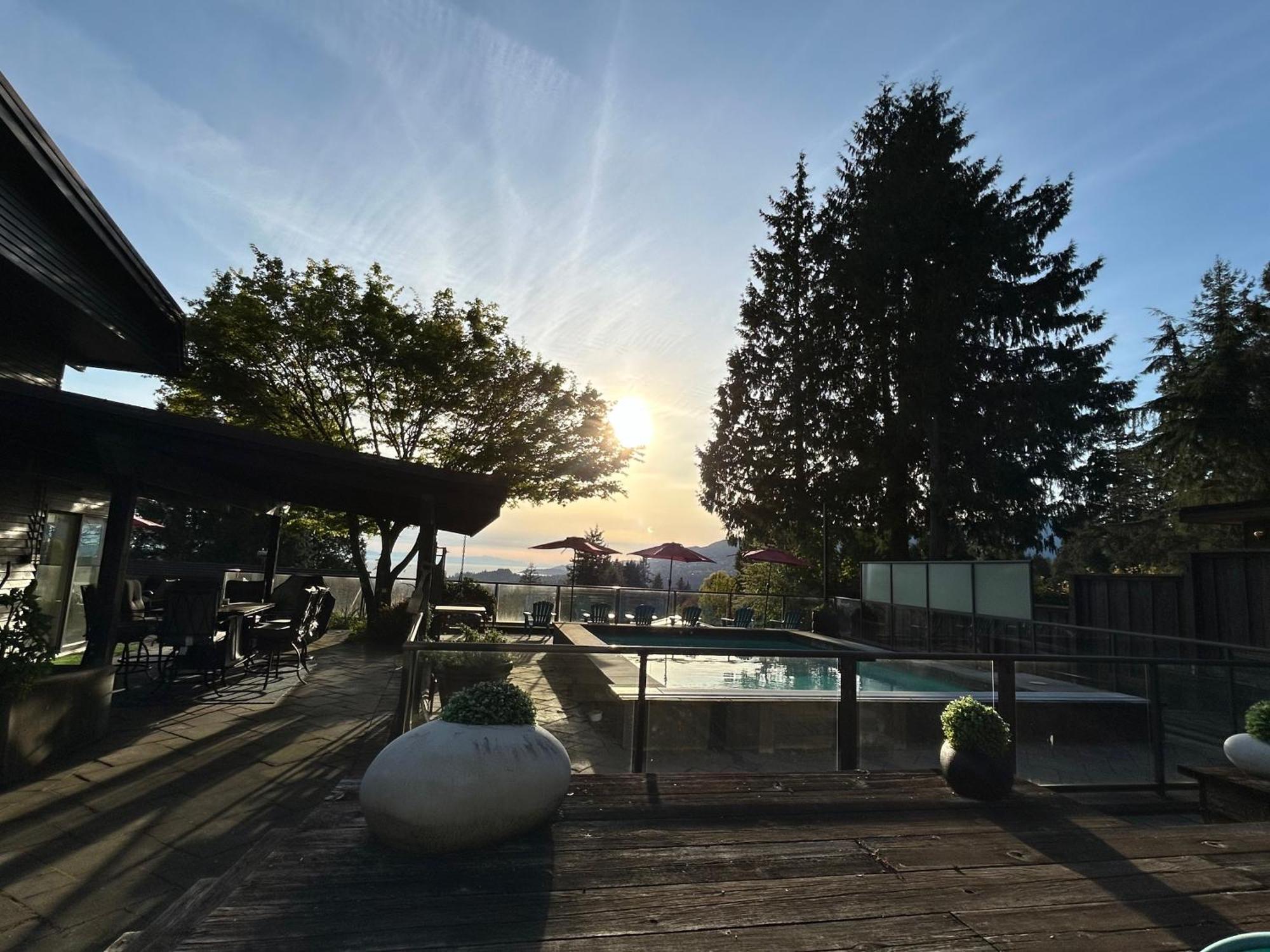 Cypress: Private Bedroom/Bathroom/Office, With Shared Pool, Hot Tub North Vancouver Exteriér fotografie