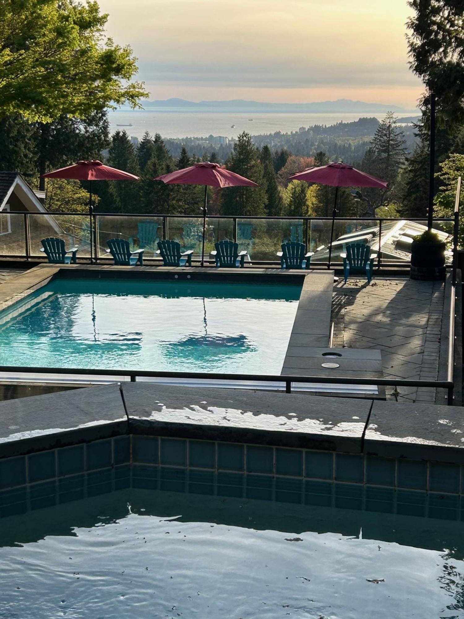 Cypress: Private Bedroom/Bathroom/Office, With Shared Pool, Hot Tub North Vancouver Exteriér fotografie