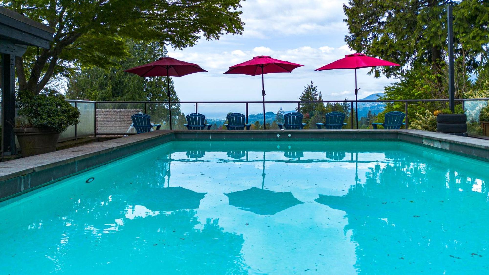 Cypress: Private Bedroom/Bathroom/Office, With Shared Pool, Hot Tub North Vancouver Exteriér fotografie
