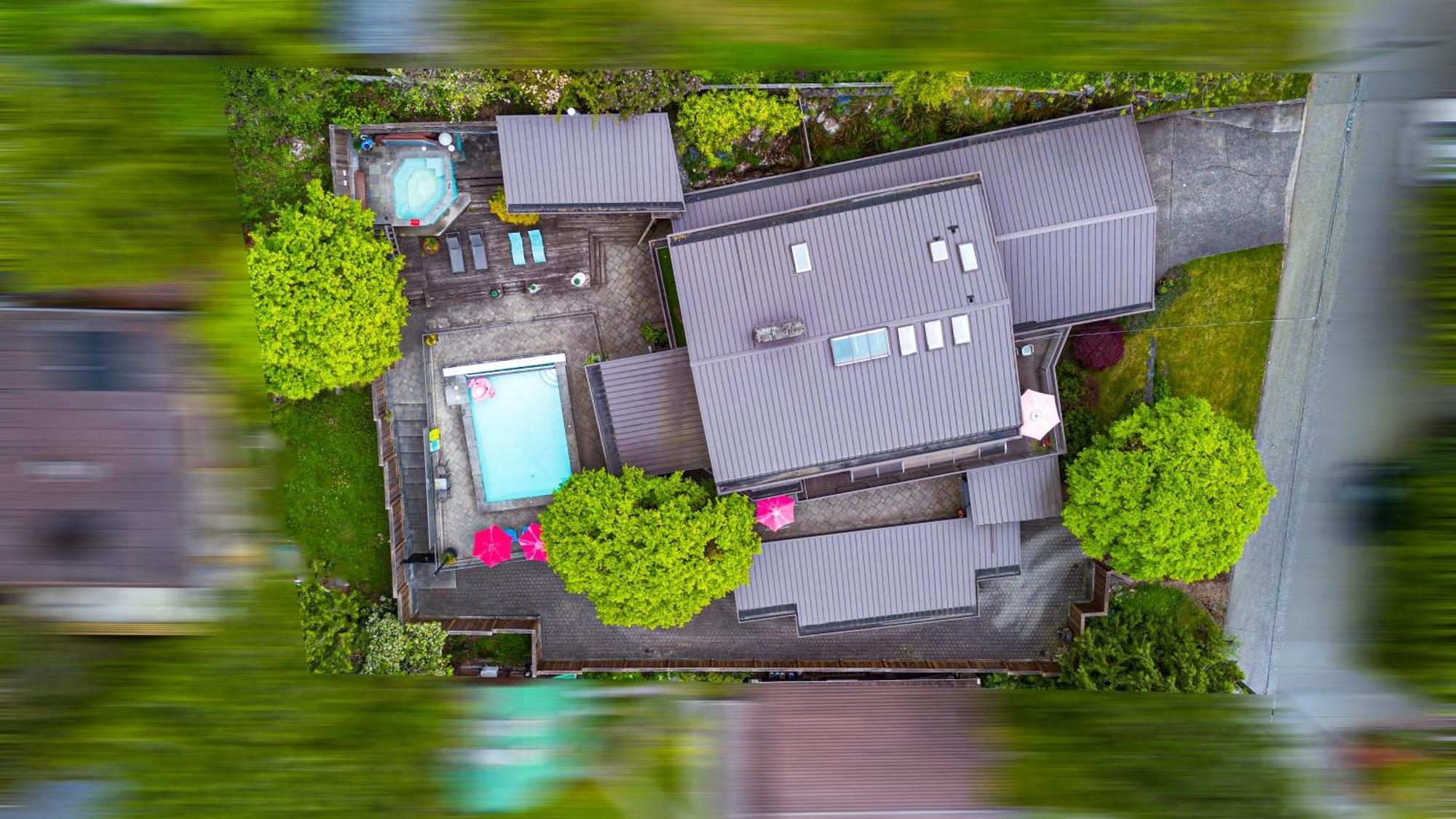 Cypress: Private Bedroom/Bathroom/Office, With Shared Pool, Hot Tub North Vancouver Exteriér fotografie
